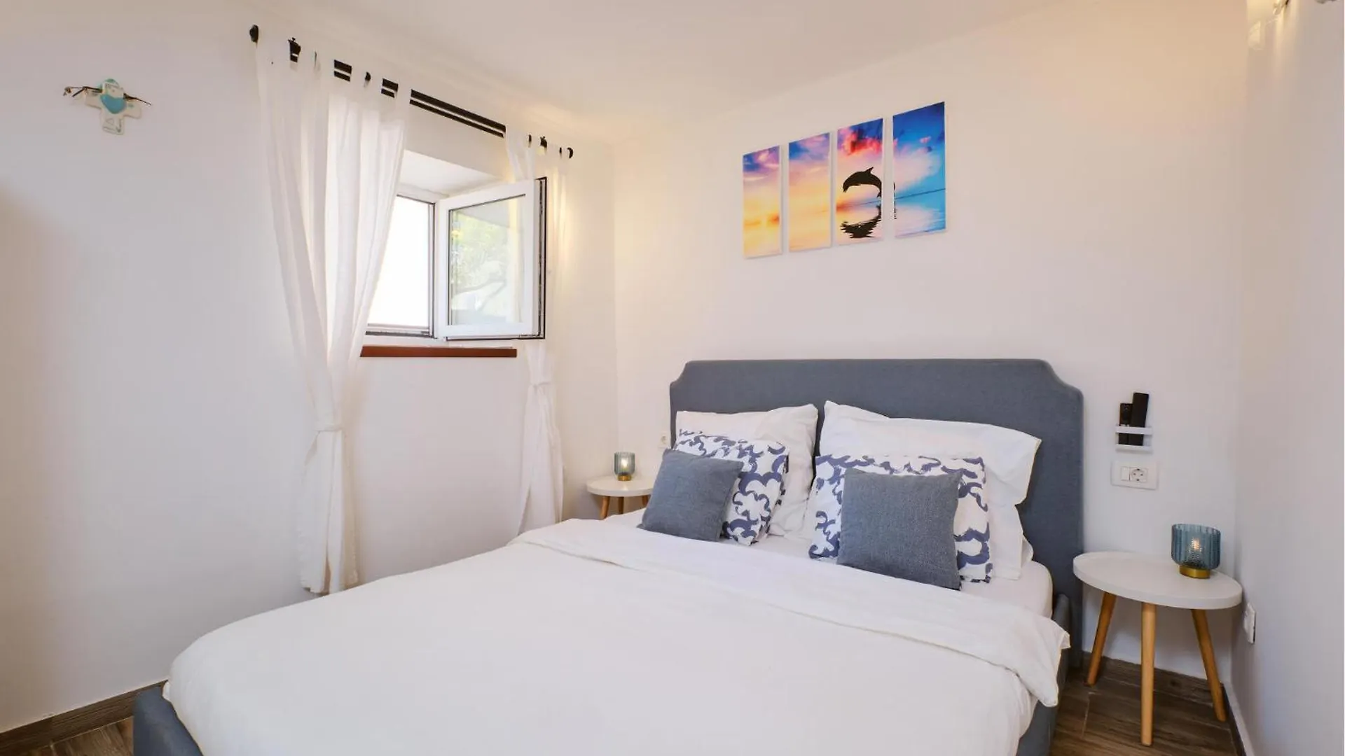 Lovely Apartment In Ilovik With Kitchen