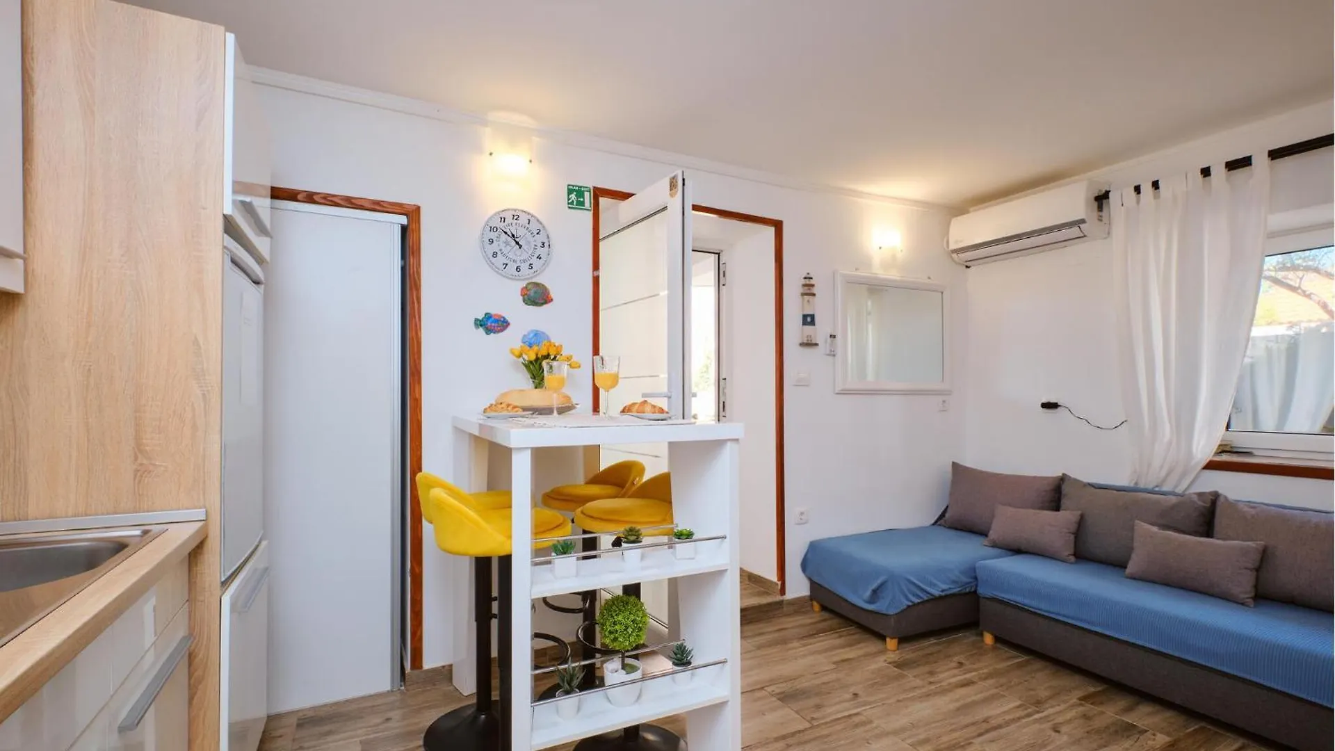 Lovely Apartment In Ilovik With Kitchen