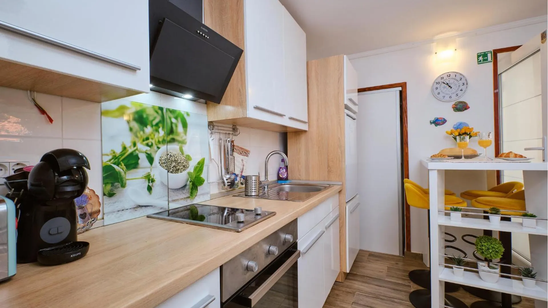 Lovely Apartment In Ilovik With Kitchen 0*,